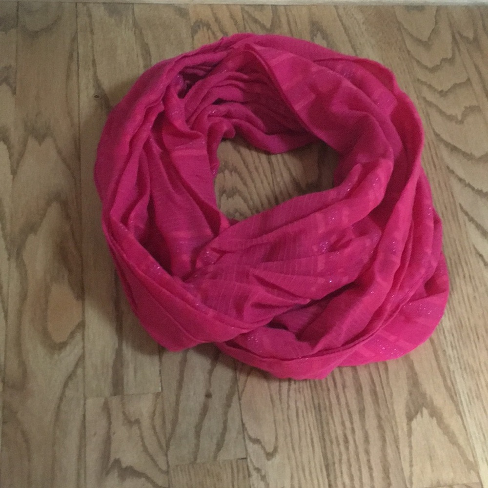 AE Infinity dark pink scarf with striped shimmer